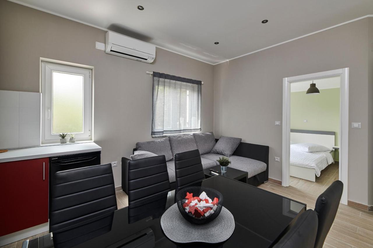 Dvori Apartment