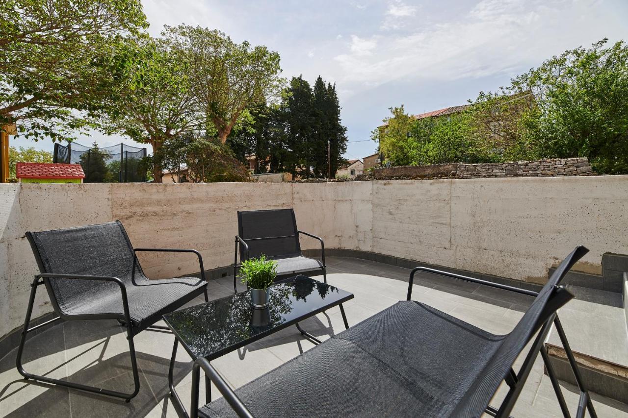 Apartment Dvori Basanija