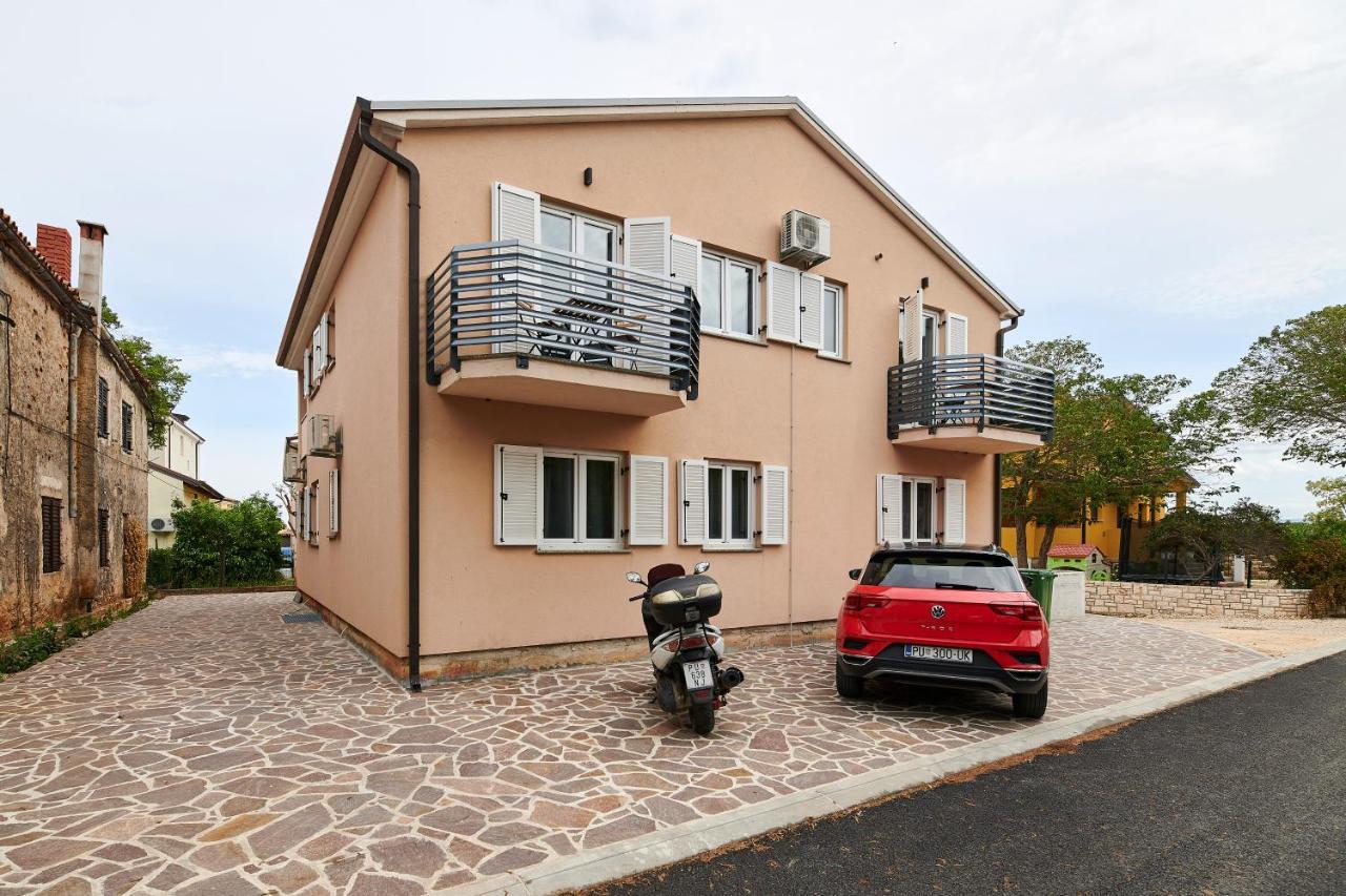 Dvori Apartment Basanija